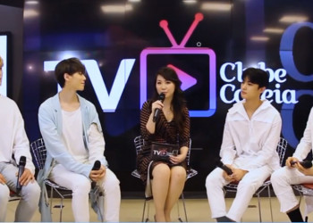 Yoo Na Kim entrevista o grupo de K-Pop VAV